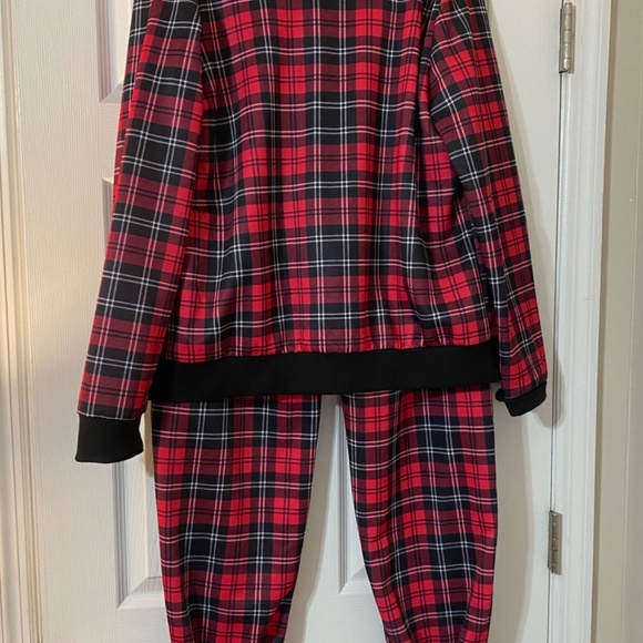 Suit Set - Picture 2 of 6